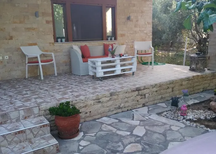 בית כפרי Athina's House